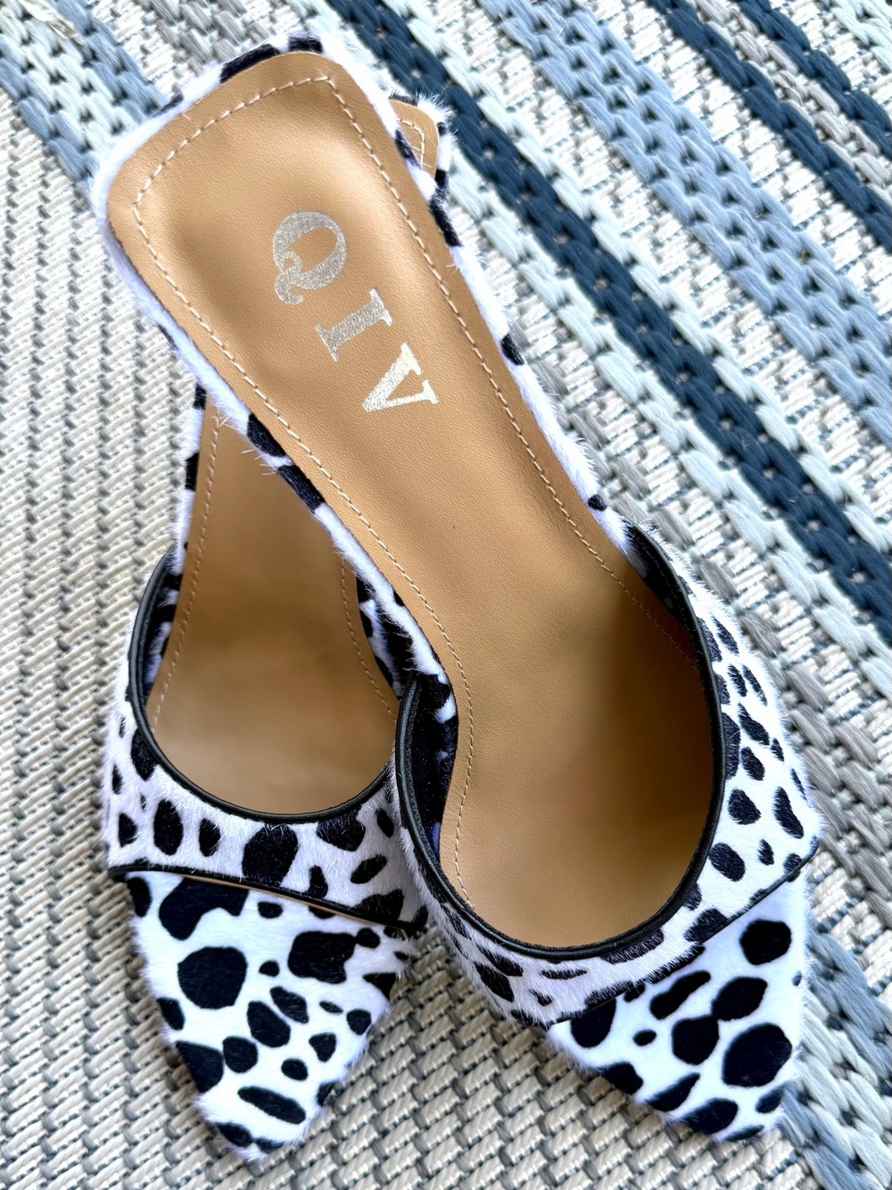 QIV kitten Heels size 8 new in the box